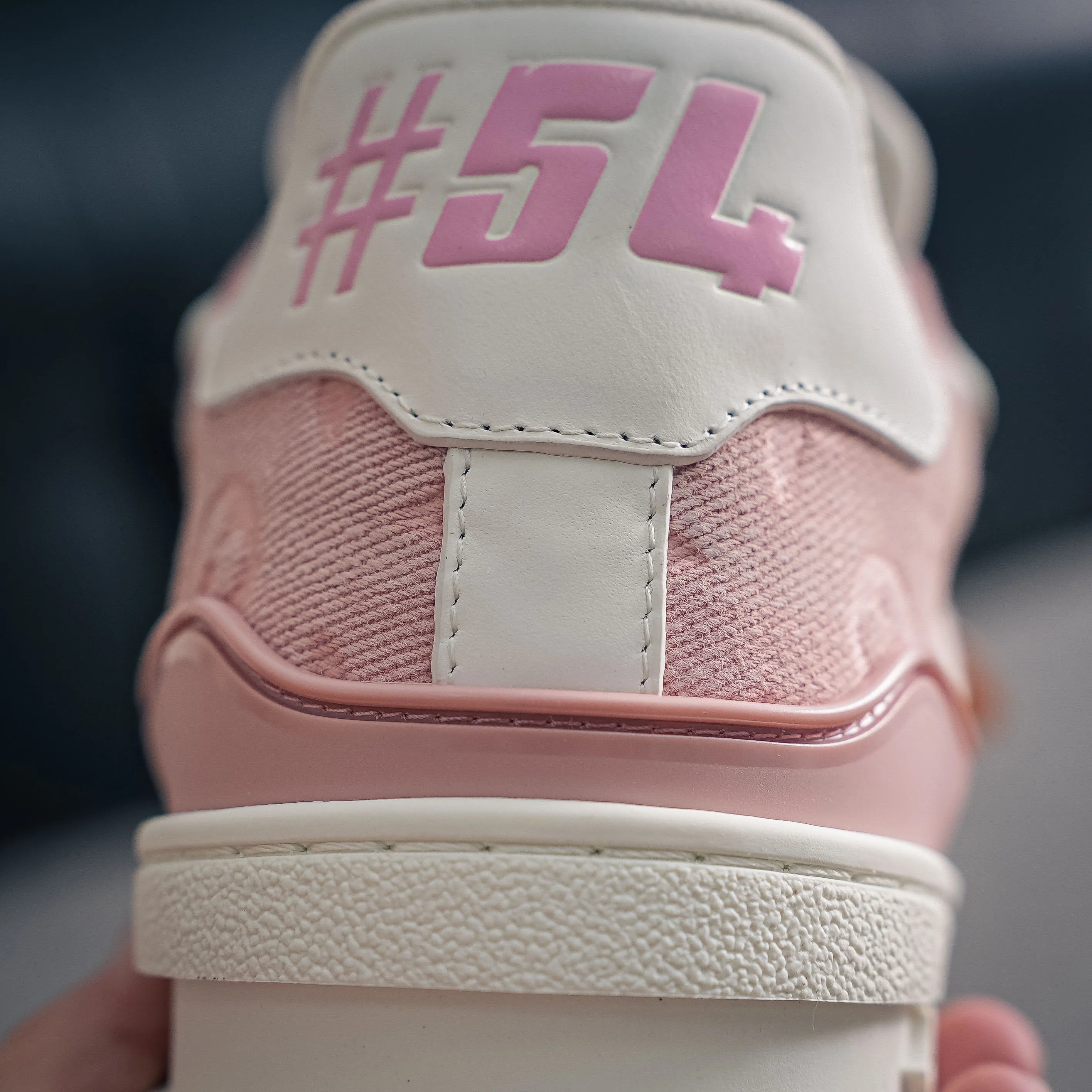 # LV- - trainer 2026 New Arrival 1：1 ！！ Shoes Cowhide Leather ， LOGO ， Breathable ， 。